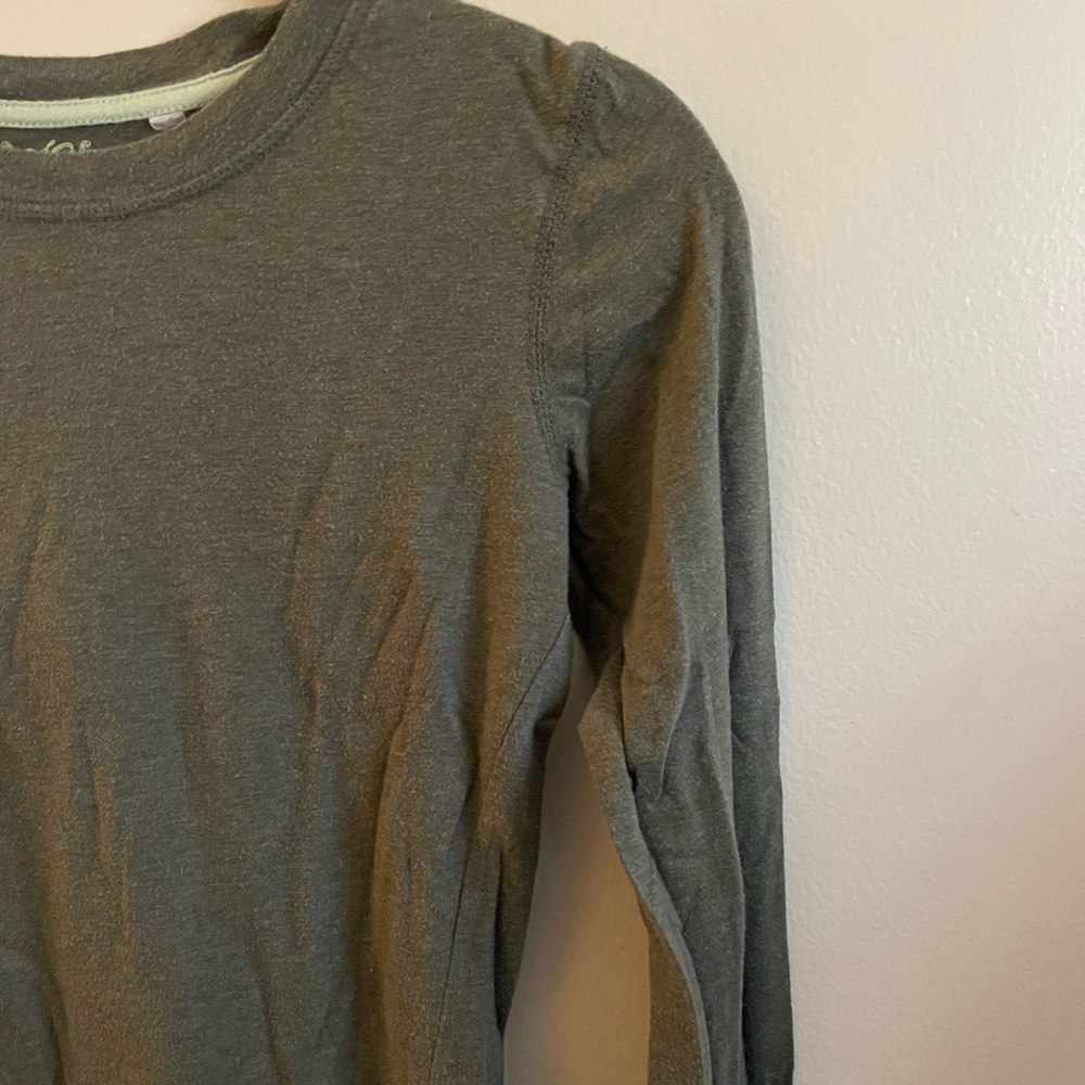 SO | Olive Long Sleeve Tee | Juniors Size Medium - Picture 3 of 7
